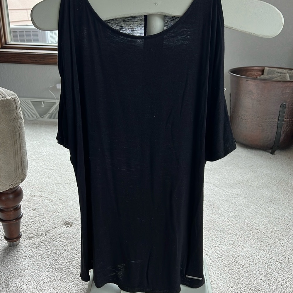 Jones New York - open shoulder top.
